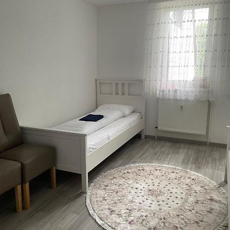 Ferienwohnung Monteurwohnung Kassel Zentral Ll Bagian luar foto
