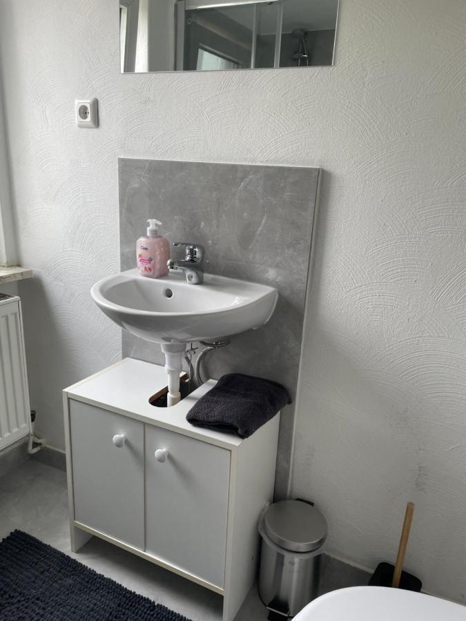 Ferienwohnung Monteurwohnung Kassel Zentral Ll Bagian luar foto